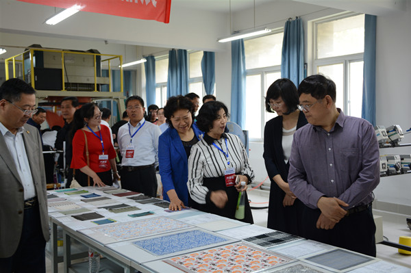 迎祖國七十華誕 展職教時代風采——記山東輕工職業學院職業教育活動周開放日